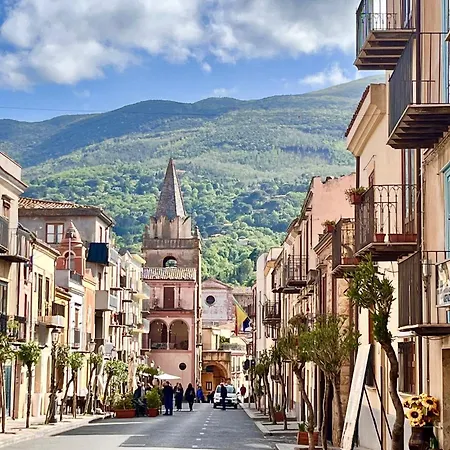 La Casetta Nel Cortile * Castelbuono