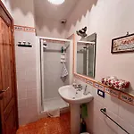 La Casetta Nel Cortile Castelbuono (Sicily)