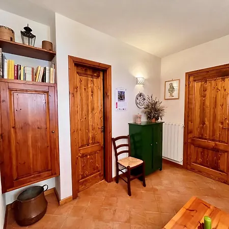 Apartment La Casetta Nel Cortile Castelbuono (Sicily)