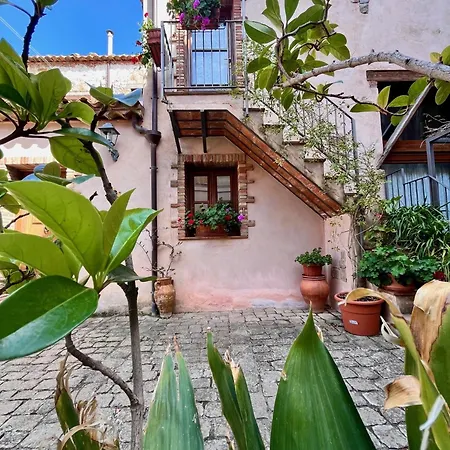 La Casetta Nel Cortile Διαμέρισμα