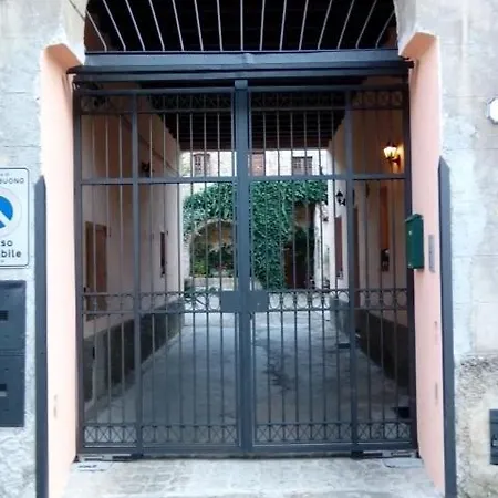 Apartment La Casetta Nel Cortile Castelbuono (Sicily)